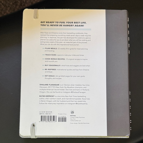 Run Fast. Eat Slow. Meal Planner - Gray Cover - Picture 3 of 6